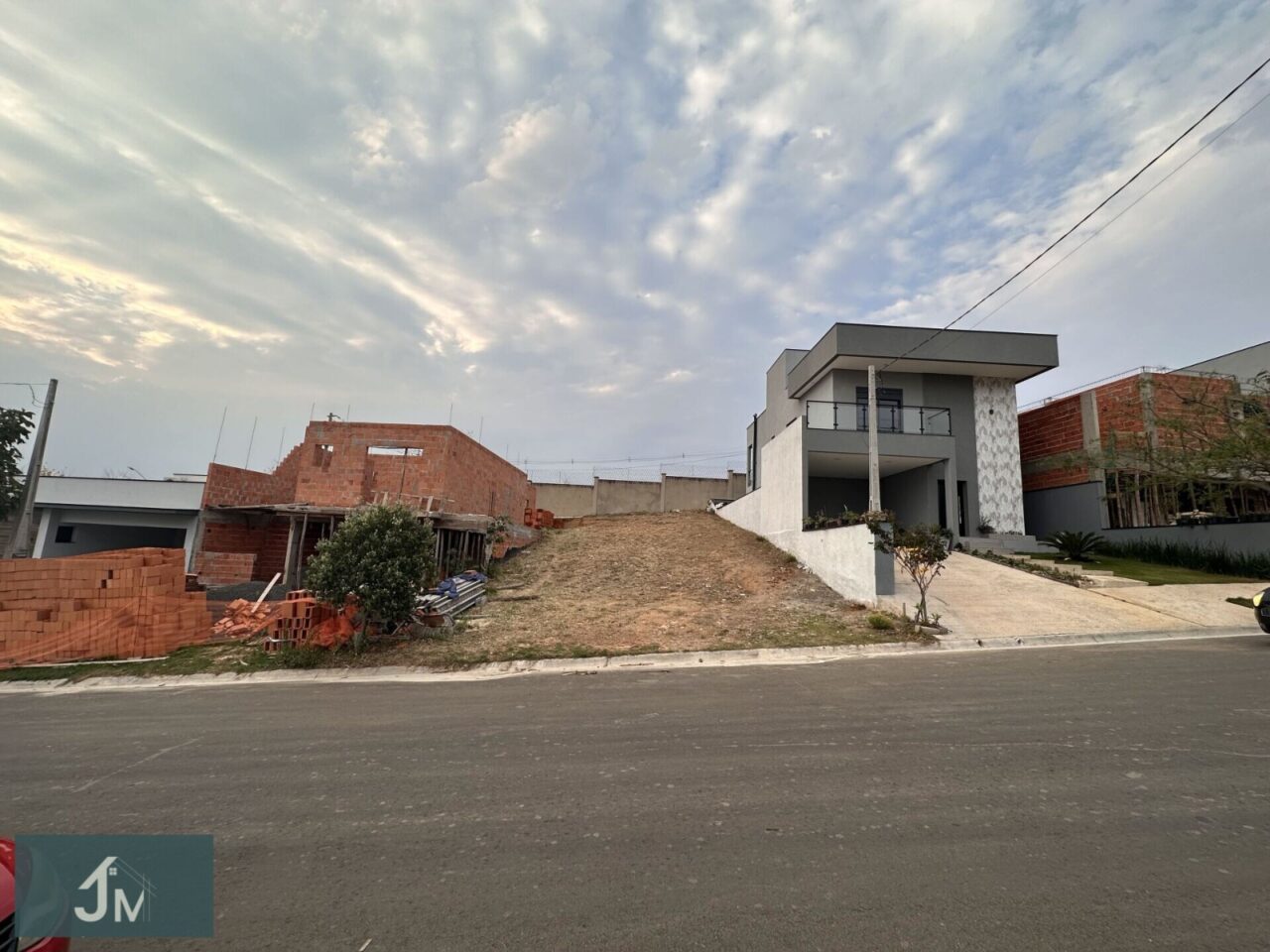 Terreno à venda no condomínio Garden Ville em Itu